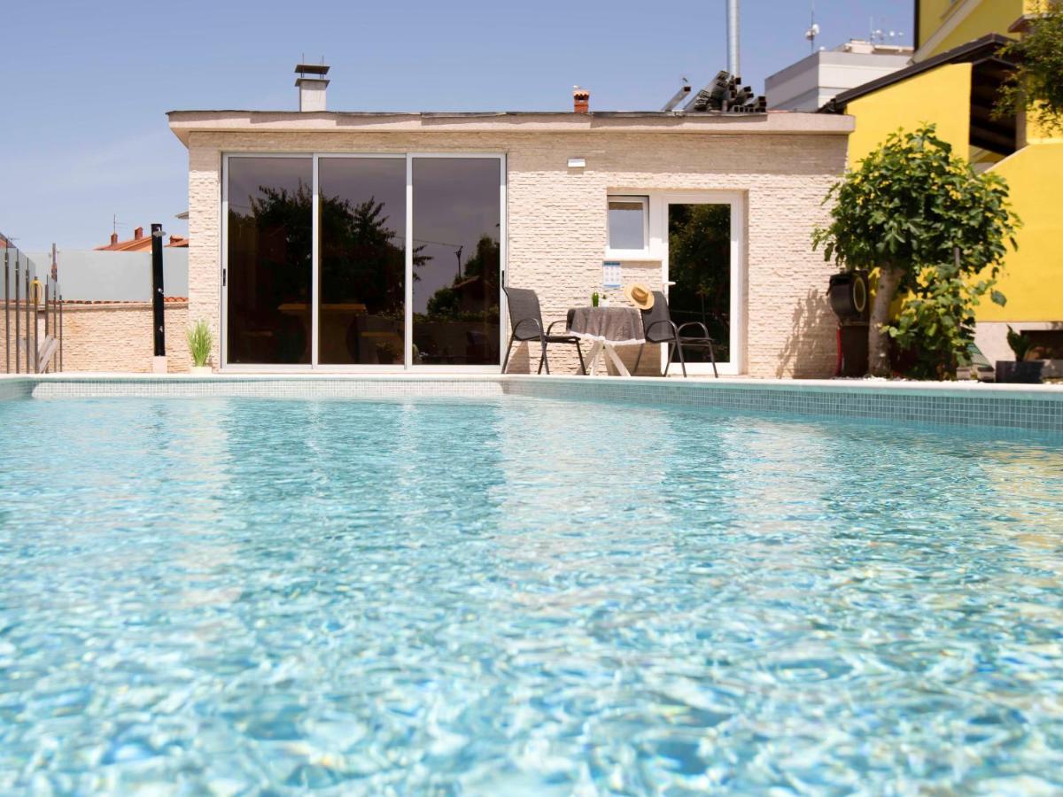 Apartment Mery Pula Exterior photo