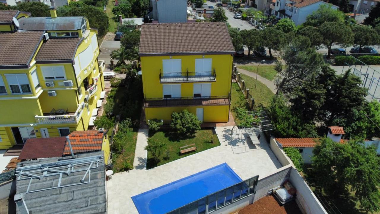 Apartment Mery Pula Exterior photo