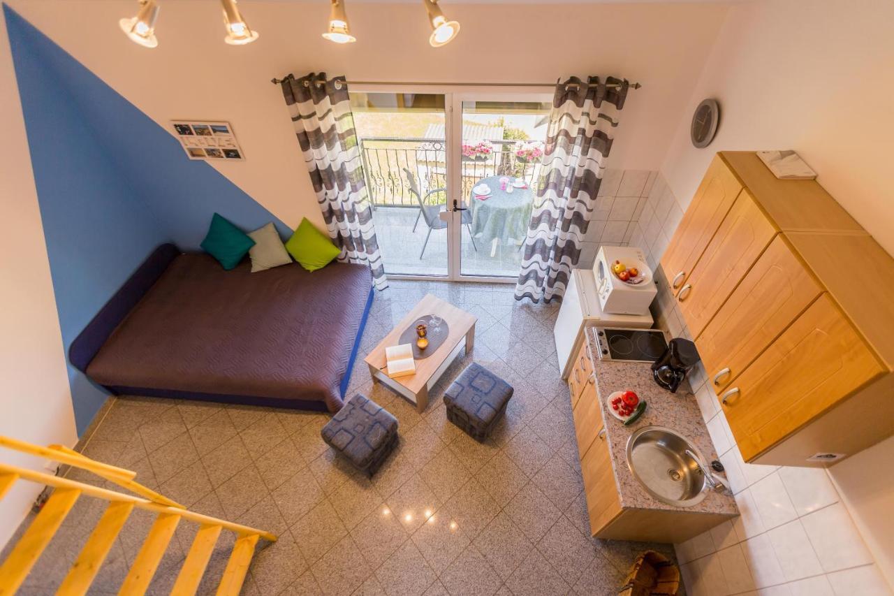Apartment Mery Pula Exterior photo